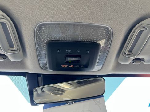 Used 2024 Toyota Prius Prime SE image 31