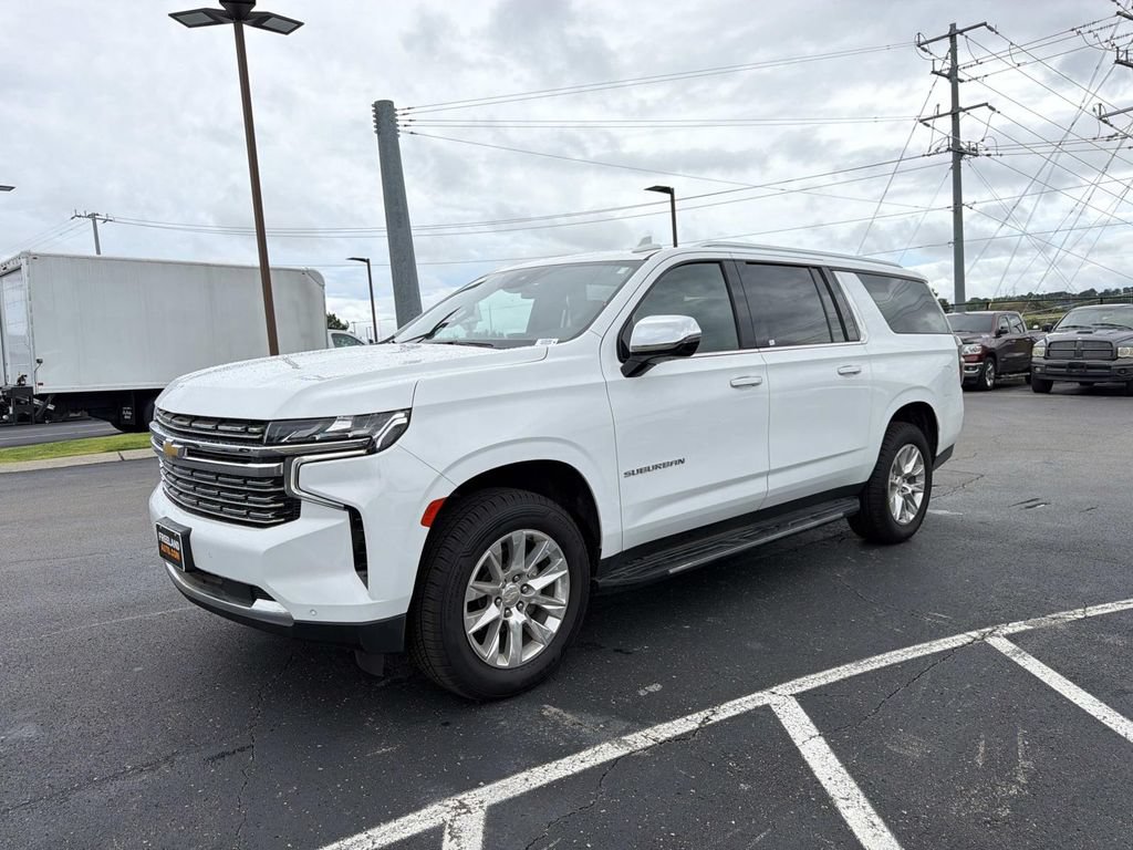 Used 2024 Chevrolet Suburban Premier AWD/4WD image 7