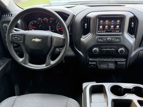 Used 2022 Chevrolet Silverado 2500 Custom w/ Custom Convenience Package AWD/4WD image 7