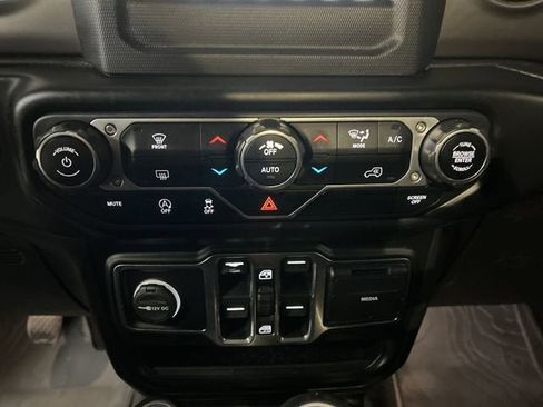 Used 2020 Jeep Wrangler Unlimited Sport S image 17