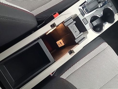 Used 2017 Chevrolet Equinox LT w/ Convenience Package image 14