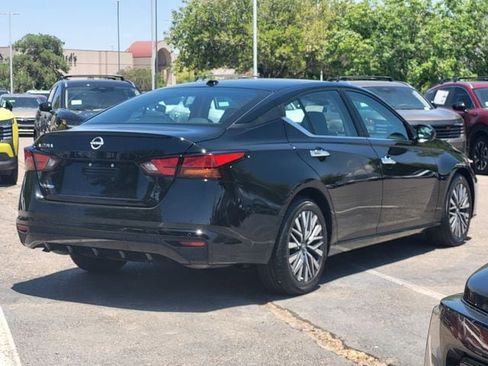 Certified 2025 Nissan Altima 2.5 SV FWD image 3