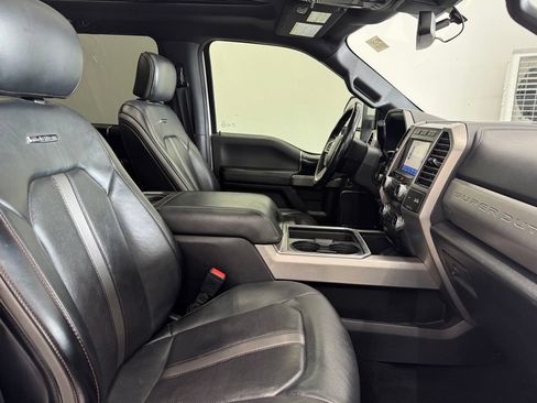 Used 2021 Ford F250 Platinum w/ FX4 Off-Road Package AWD/4WD image 34