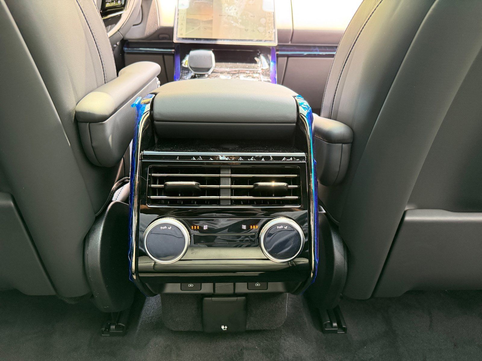 New 2026 Land Rover Range Rover Sport Dynamic SE AWD/4WD image 18