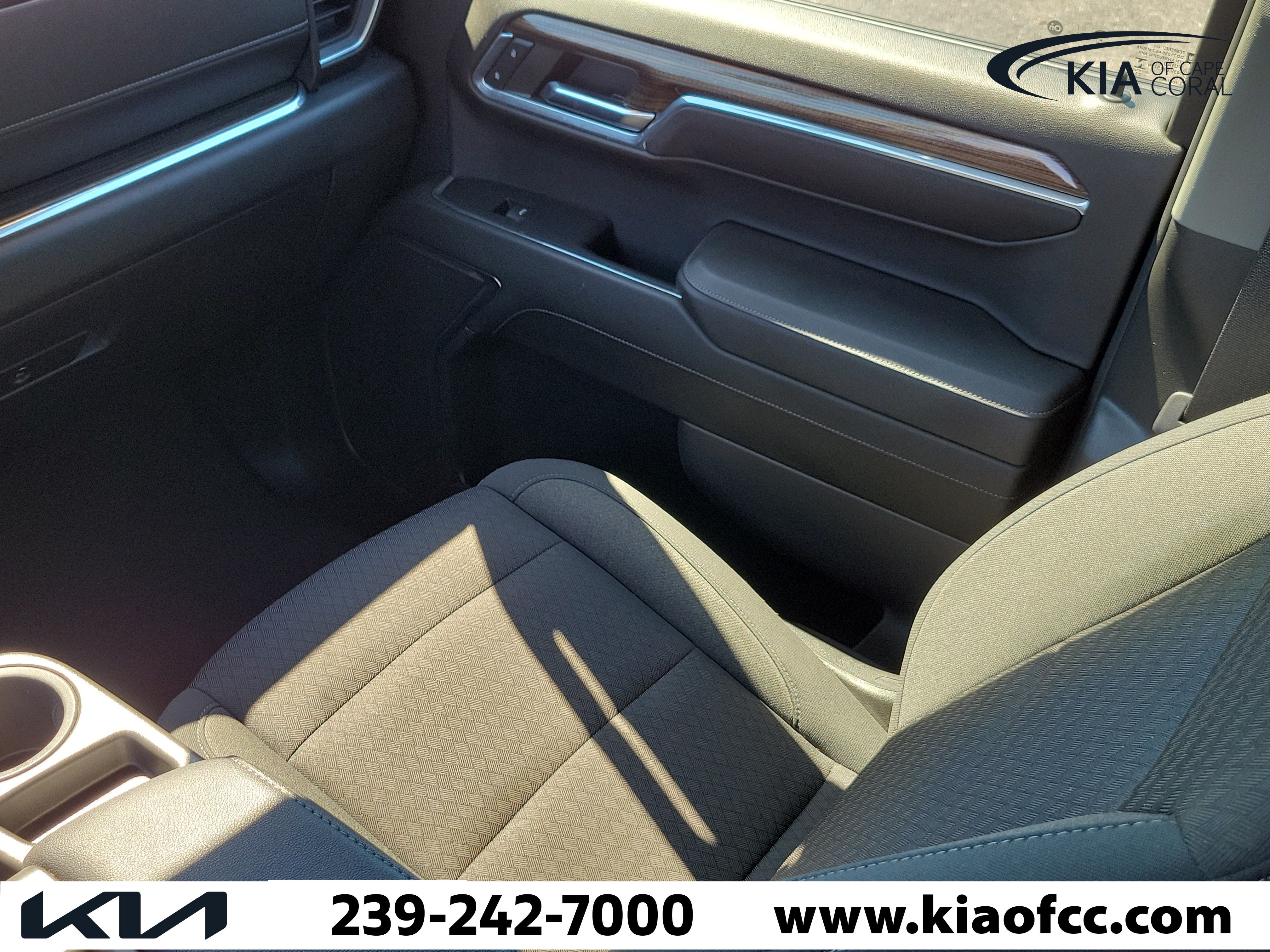 Used 2023 Chevrolet Silverado 1500 LT w/ Safety Package AWD/4WD image 17