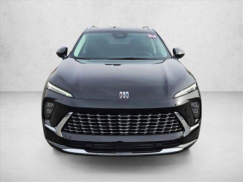 Certified 2024 Buick Envision Avenir image 2