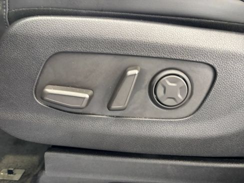 Used 2026 Kia Carnival FWD image 23