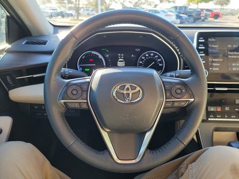 Used 2021 Toyota Avalon XLE image 16