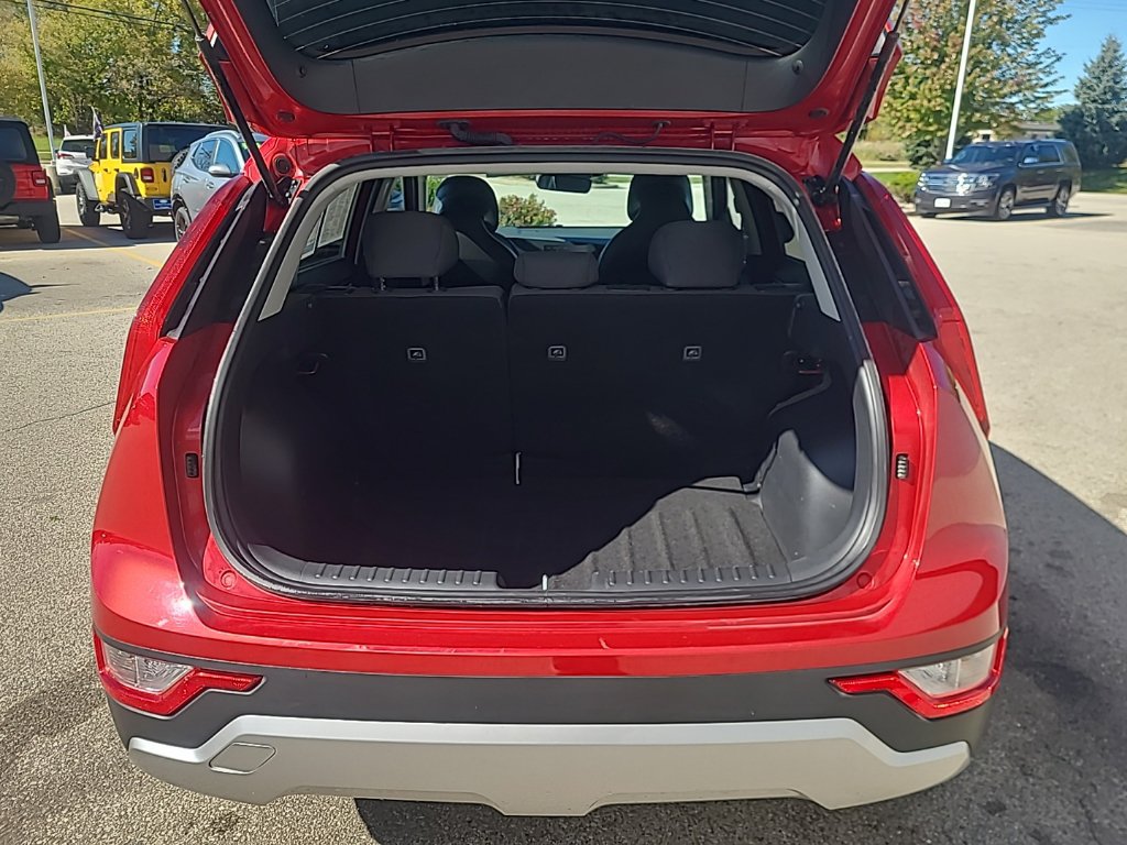 Certified 2025 Kia Niro LX FWD image 17