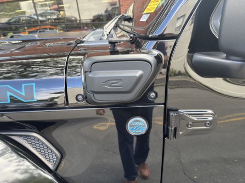 Used 2022 Jeep Wrangler Unlimited Rubicon 4xe w/ Steel Bumper Group image 23