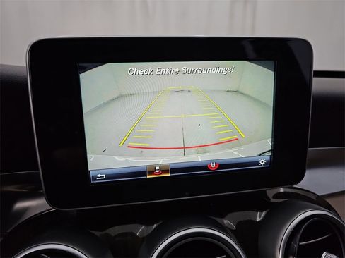 Used 2015 Mercedes-Benz C 300 Sedan image 25