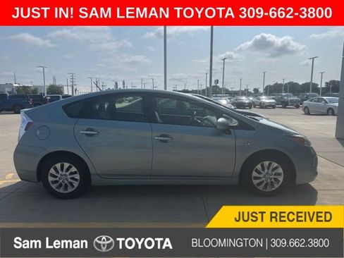 Used 2015 Toyota Prius Prime Plug-In Hybrid FWD image 1