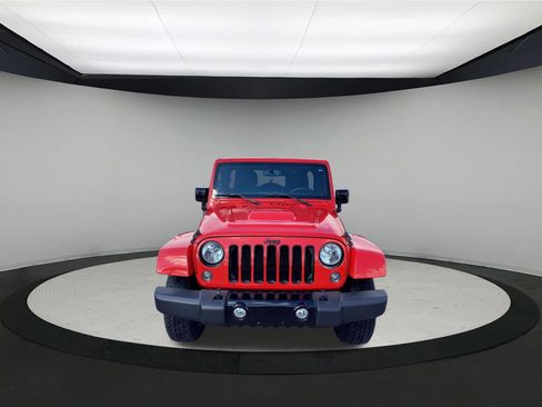 Used 2015 Jeep Wrangler Unlimited Sahara image 3