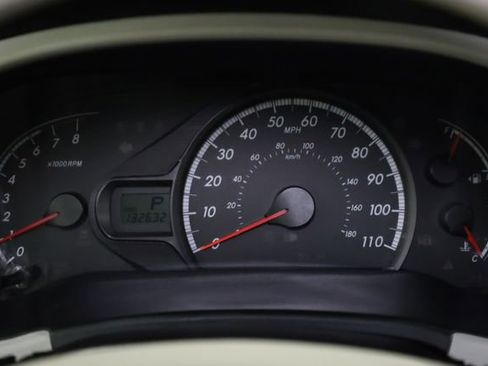 Used 2011 Toyota Sienna LE image 19