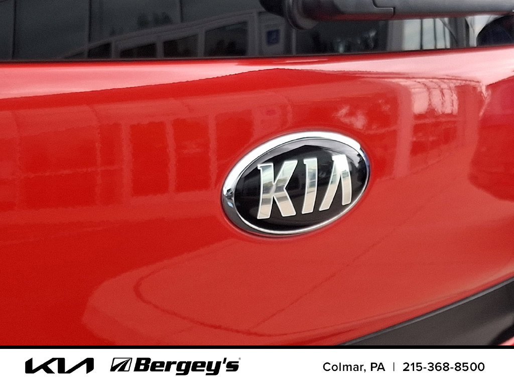 Used 2017 Kia Soul ! w/ Tech Package FWD image 32