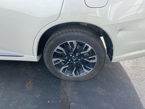 Used 2018 Mitsubishi Outlander GT image 16