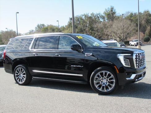 Used 2025 GMC Yukon XL Denali image 2