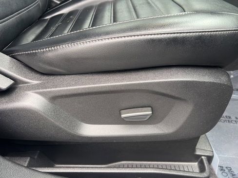 Used 2024 Ford Edge SEL w/ Convenience Package image 12