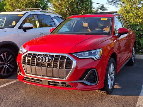 Used 2025 Audi Q3 2.0T Premium AWD/4WD image 2