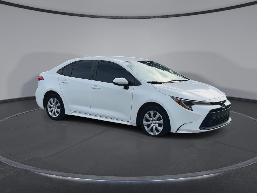 Used 2024 Toyota Corolla LE FWD image 2