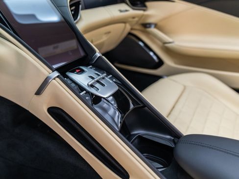 Used 2025 Ferrari Roma Spider image 90