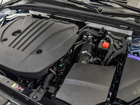 Certified 2024 Volvo V60 B5 Cross Country Plus image 27