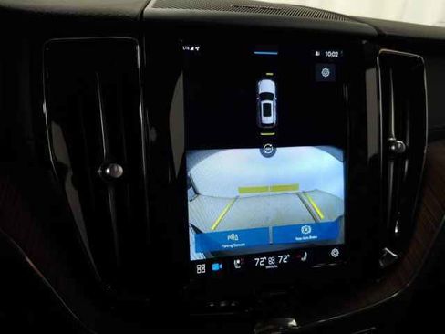 Certified 2023 Volvo XC60 B6 Ultimate w/ Climate Package image 33