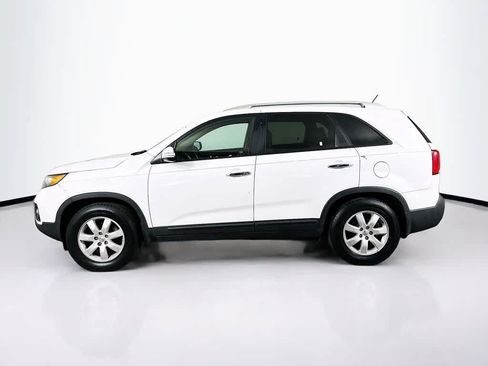 Used 2013 Kia Sorento LX w/ Convenience Pkg FWD image 3