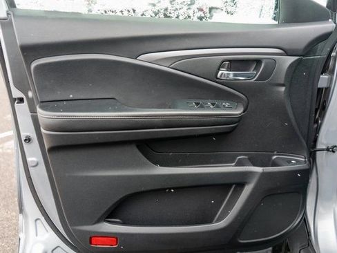Used 2023 Honda Ridgeline Sport image 19