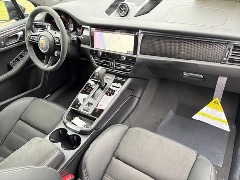 New 2026 Porsche Macan GTS image 18