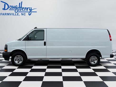 Used 2023 GMC Savana 2500 Extended w/ Driver Convenience Package image 2