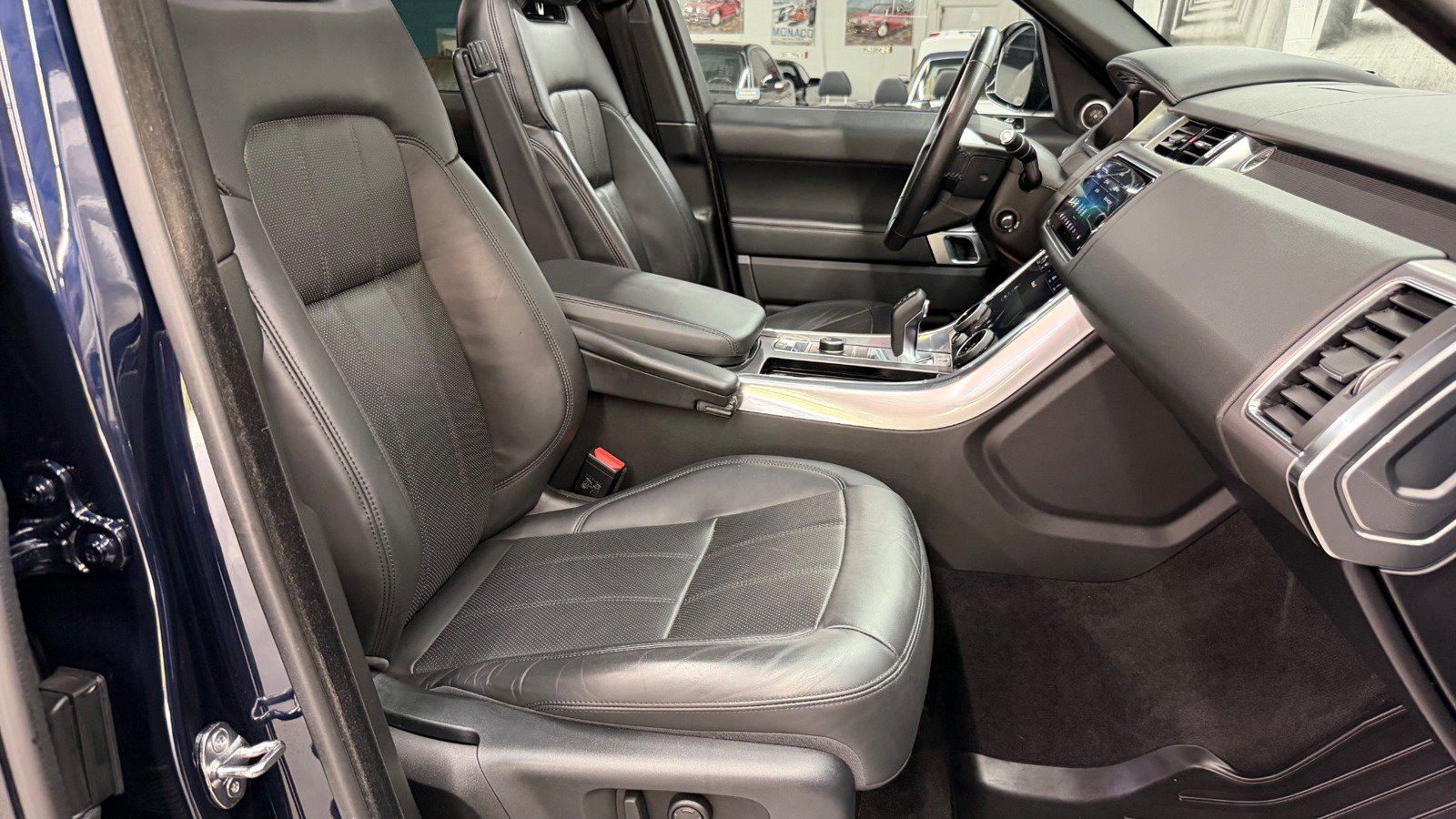 Used 2020 Land Rover Range Rover Sport HSE AWD/4WD image 34