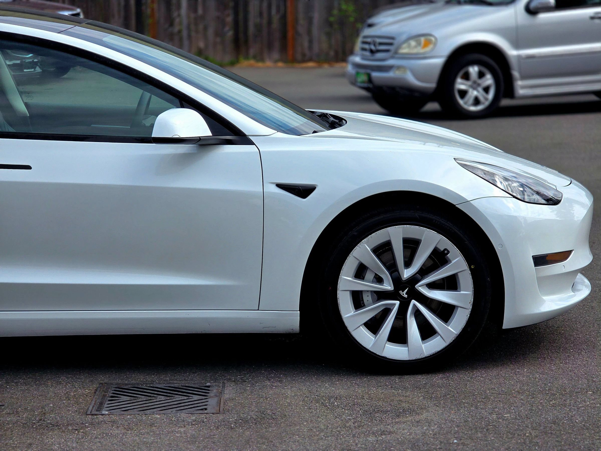Used 2021 Tesla Model 3 Standard Range Plus RWD image 16