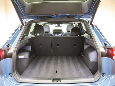 Used 2025 Volkswagen Tiguan SE R-Line AWD/4WD image 26