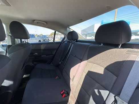 Used 2013 Chevrolet Cruze LT image 12