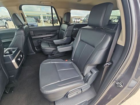 Used 2024 Ford Expedition Max XLT image 28