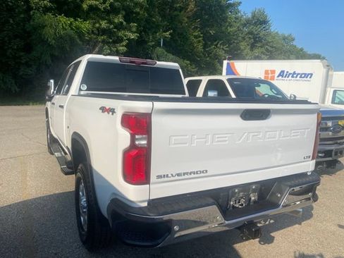 Used 2024 Chevrolet Silverado 3500 LTZ w/ LTZ Convenience Package AWD/4WD image 4