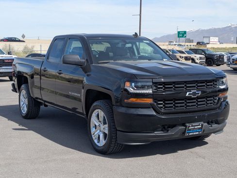 Used 2019 Chevrolet Silverado 1500 Custom w/ Custom Convenience Package image 8
