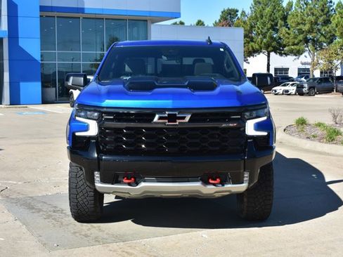 Used 2023 Chevrolet Silverado 1500 ZR2 w/ Technology Package image 2