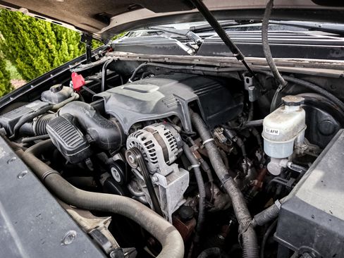 Used 2011 Chevrolet Avalanche LT w/ Regional Value Package image 33