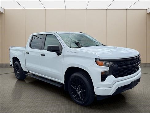 Used 2022 Chevrolet Silverado 1500 Custom AWD/4WD image 2