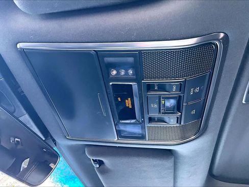 Used 2024 Lexus LX 600 F Sport image 32