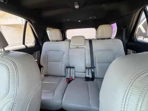 Used 2019 Ford Explorer Limited w/ Class III Trailer Tow Package FWD image 17
