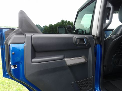 Used 2021 Ford Bronco First Edition AWD/4WD image 9
