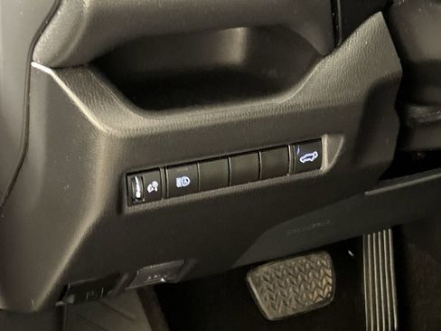 Used 2021 Toyota RAV4 XLE w/ Convenience Package image 13