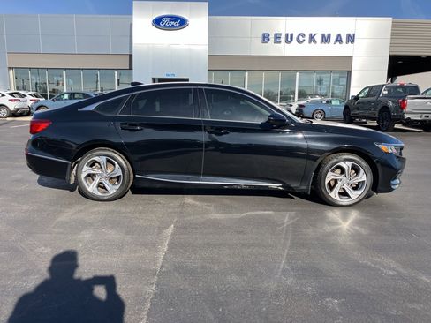 Used 2018 Honda Accord EX image 9