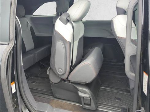 Used 2024 Toyota Sienna XSE w/ XSE Plus Package FWD image 26