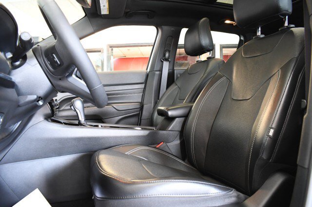 Used 2023 Jeep Compass High Altitude AWD/4WD image 27