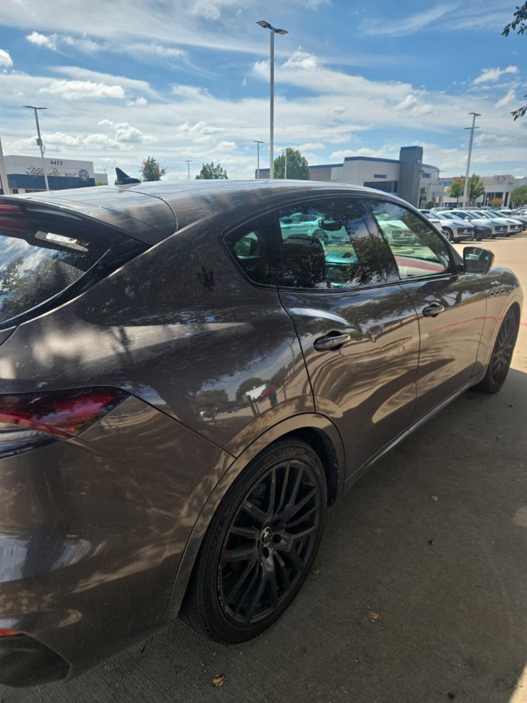 Used 2022 Maserati Levante Modena AWD/4WD image 23
