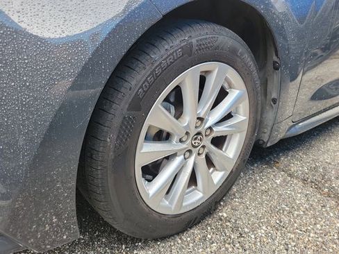 Used 2023 Toyota Corolla LE w/ LE Premium Package image 8